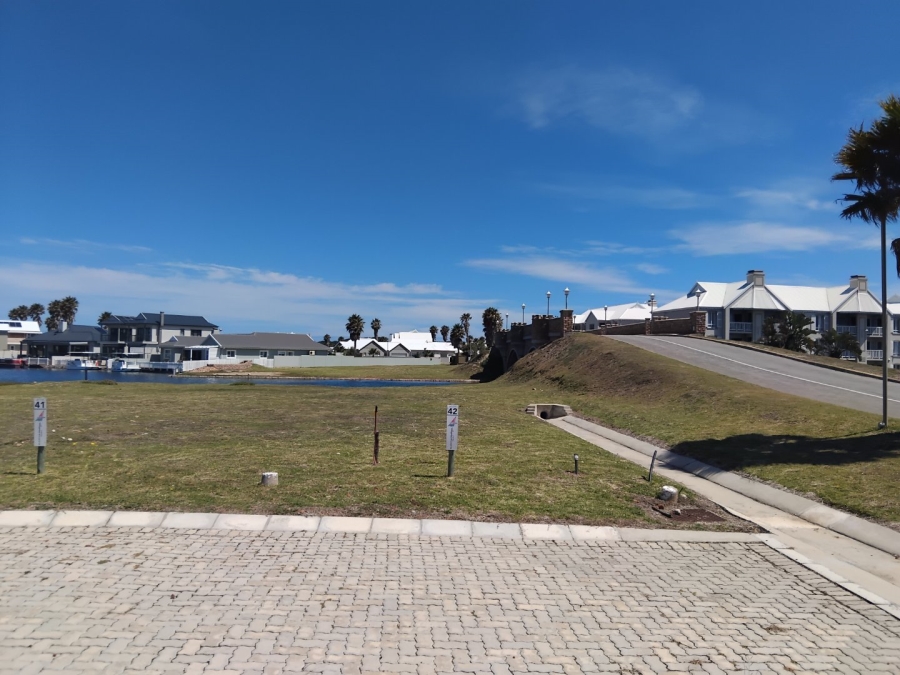 Commercial Property for Sale in Marina Martinique Eastern Cape